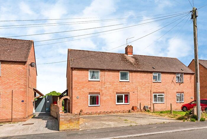 3 Bedroom Semi-Detached House For Sale In Cheddar Road, Swindon, SN25