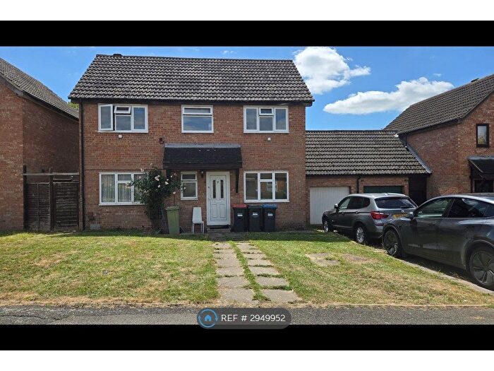 5 Bedroom Semi-Detached House To Rent In Colley Hill, Milton Keynes, MK13
