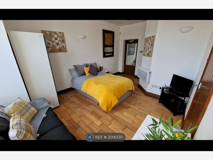 Studio To Rent In Windsor Road, Newton Heath, M40