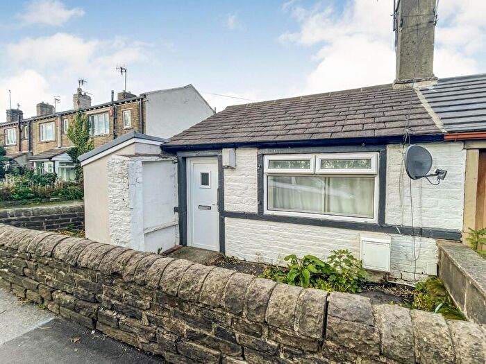 1 Bedroom Bungalow To Rent In Southfield Lane, Bradford, BD5