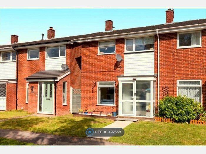 3 Bedroom End Of Terrace House To Rent In St. Pauls Gate, Wokingham, RG41