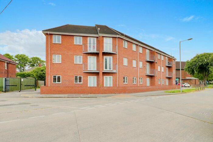 2 Bedroom Flat To Rent In Derringham Court, West Hull, HU5