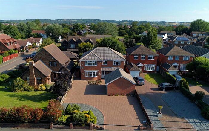 4 Bedroom Detached House For Sale In Long Road, Canvey Island, SS8