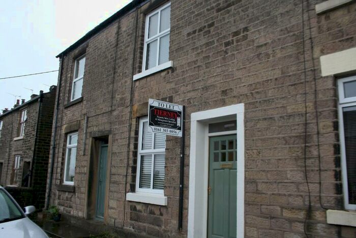 2 Bedroom Cottage To Rent In Glossop Road, Glossop, Derbyshire, SK13