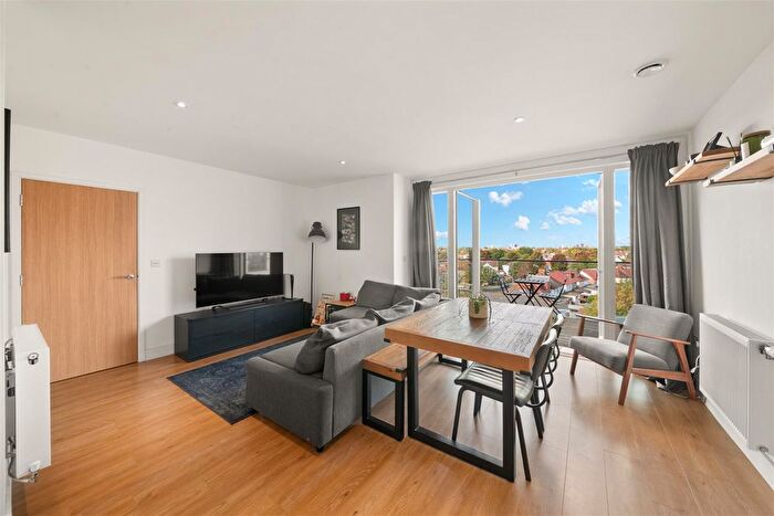 1 Bedroom Flat For Sale In Silchester Apartments, London Road, Isleworth, TW7