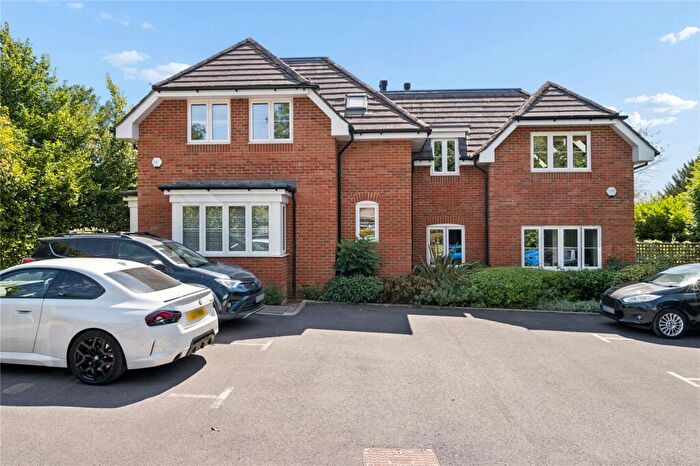 2 Bedroom Apartment For Sale In Hivings Hill, Chesham, Buckinghamshire, HP5