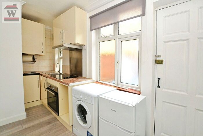 1 Bedroom Studio To Rent In Pembroke Place, TW7