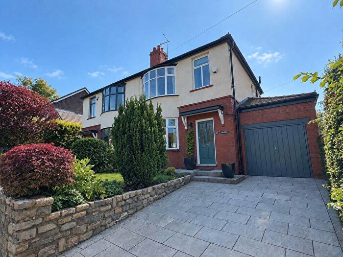 3 Bedroom Semi Detached House For Sale In Higham Lane, Werneth Low, Gee Cross, SK14