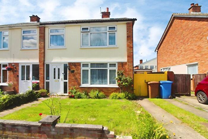3 Bedroom Semi Detached House For Sale In Meadowvale Close, Ipswich, IP4