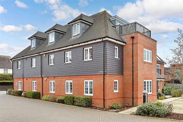 2 Bedroom Flat For Sale In William Way, Godstone, Surrey, RH9