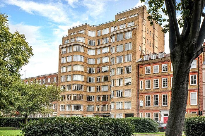 Apartment To Rent In Florin Court, Charterhouse Square, London, EC1M