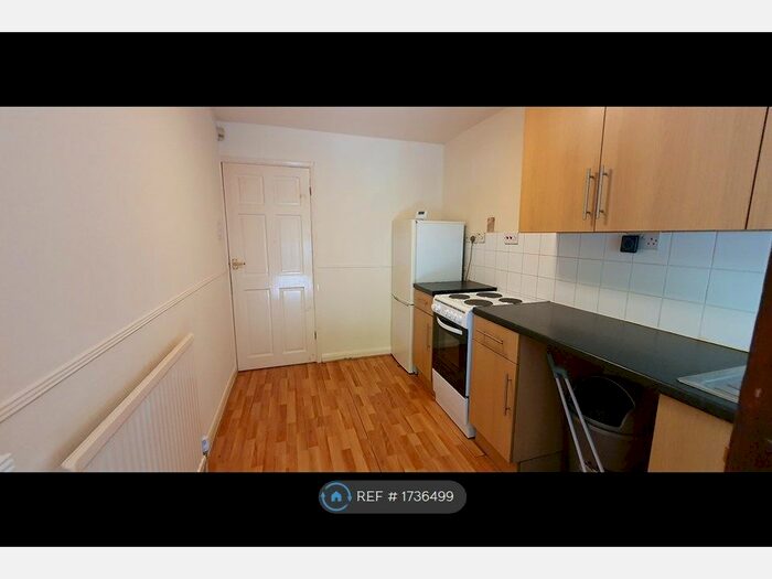 2 Bedroom Flat To Rent In Chesterfield Road North, Pleasley, Mansfield, NG19