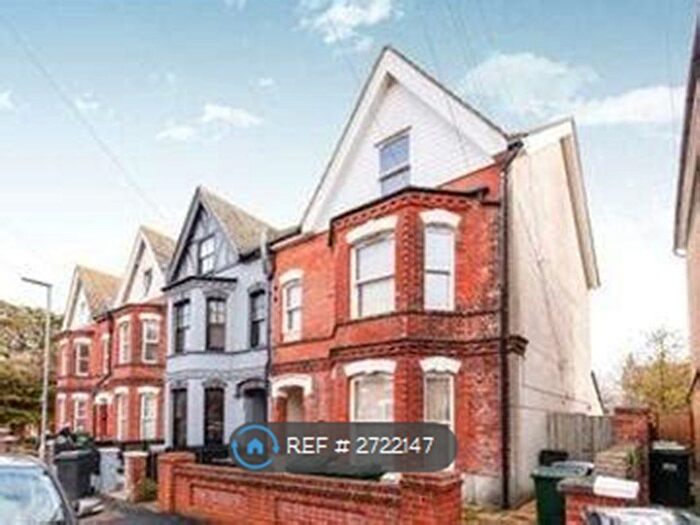 1 Bedroom Flat To Rent In Bedford Grove, Eastbourne, BN21