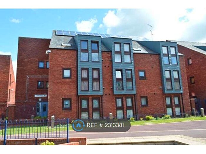 2 Bedroom Flat To Rent In Wycliffe End, Aylesbury, HP19