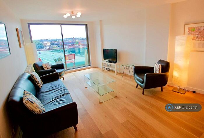 2 Bedroom Flat To Rent In Clyde Street, Glasgow, G1