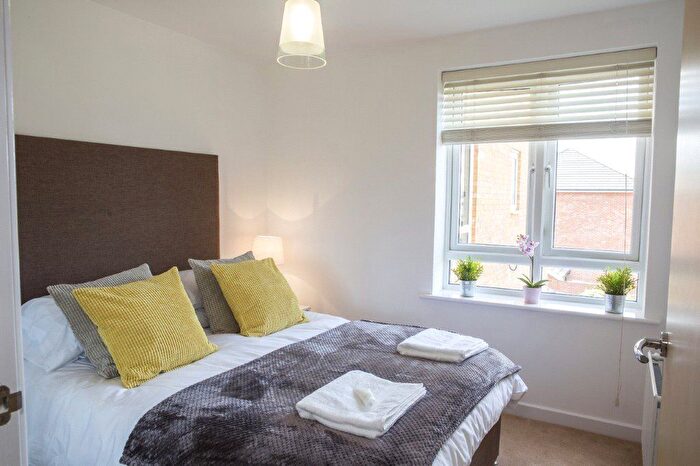 2 Bedroom Flat For Sale In Todd Close, Borehamwood, Hertfordshire, WD6