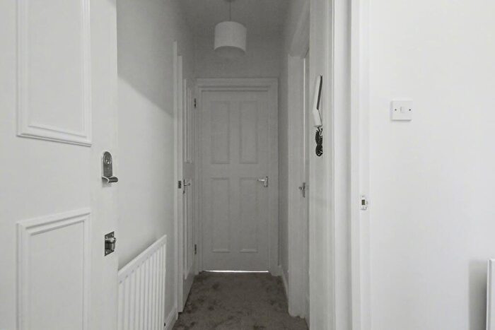 1 Bedroom Flat To Rent In Topsfield Parade, Tottenham Lane, (), N8