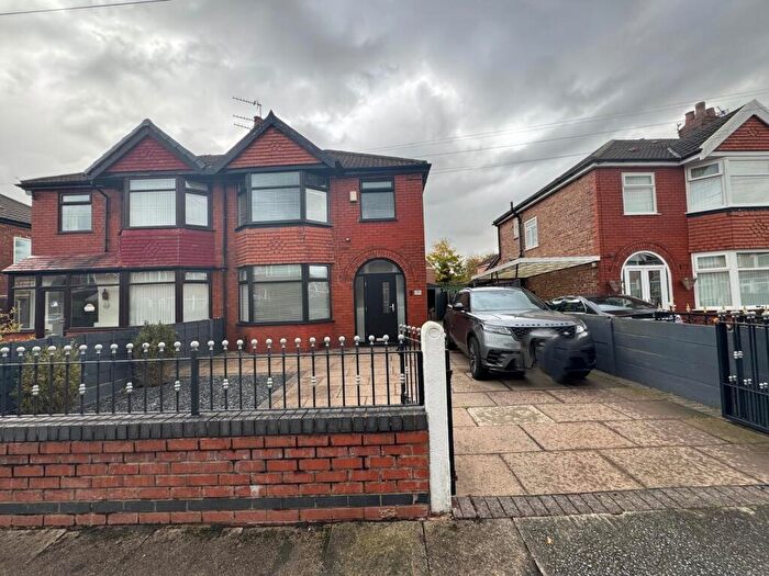 3 Bedroom Semi Detached House To Rent In Montrose Avenue, Stretford, M32