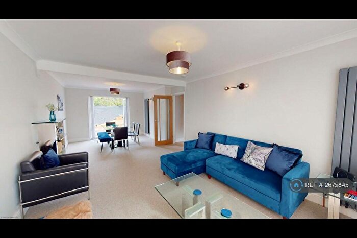 3 Bedroom Bungalow To Rent In Godstow Road, Oxford, OX2