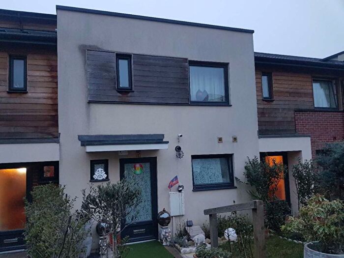 3 Bedroom Flat To Rent In Morphou Road, Mill Hill, NW7