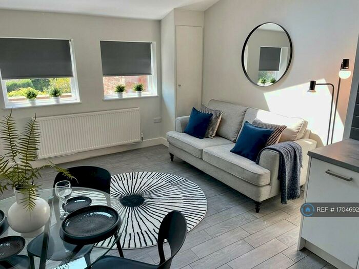 2 Bedroom Flat To Rent In Gladstone Street, Woolton, Liverpool, L25