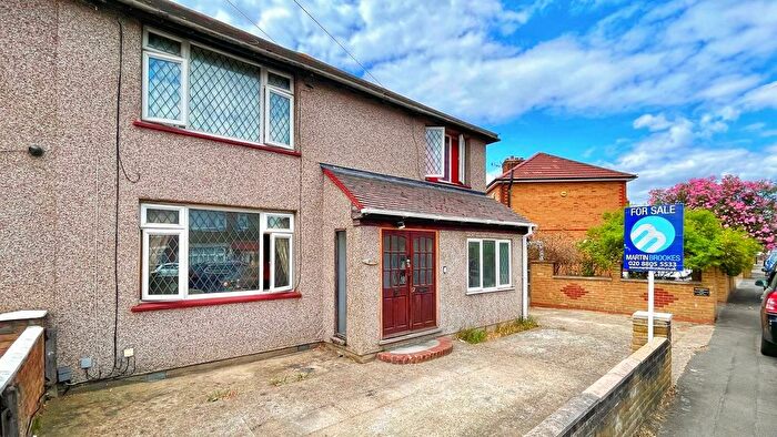 4 Bedroom Semi-Detached House For Sale In Fraser Road, Edmonton, N9
