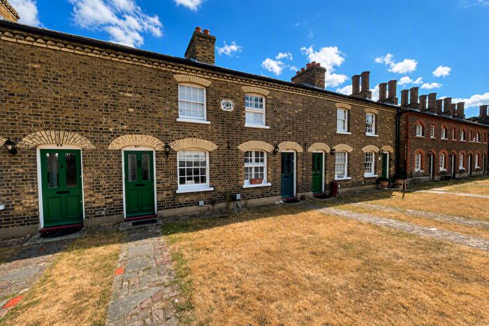 2 Bedroom Cottage To Rent In Sandringham Gardens, Barkingside, IG6
