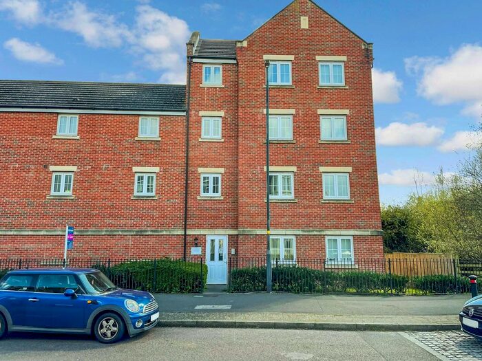 2 Bedroom Flat To Rent In Thursday Street, Swindon, Wiltshire, SN25