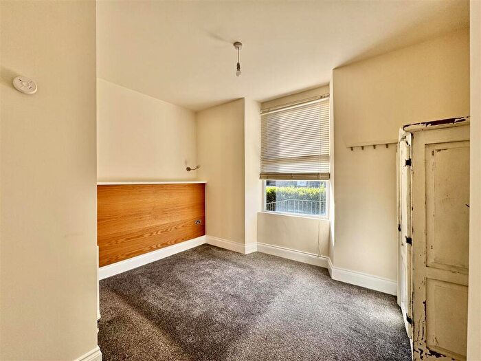 1 Bedroom Character Property To Rent In Huddersfield Road, Holmfirth, HD9
