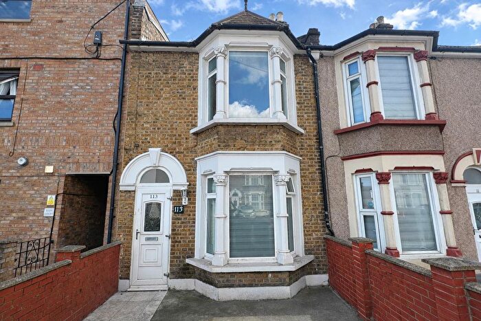 4 Bedroom Terraced House To Rent In Nags Head Road, Enfield, EN3