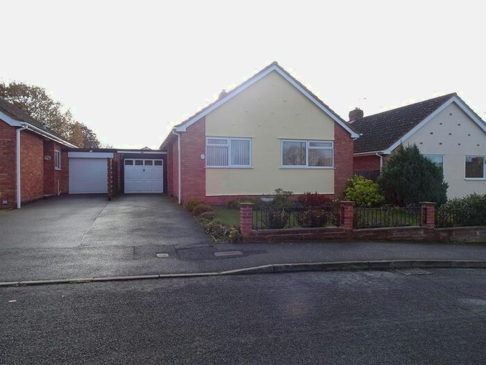 3 Bedroom Bungalow To Rent In Wellesley Park, Wellington, TA21