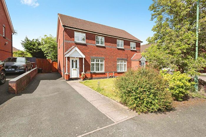 3 Bedroom Semi-Detached House For Sale In Anstey Croft, Fordbridge, Birmingham, B37