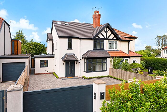 4 Bedroom Semi-detached House For Sale In Wetherby Road, Harrogate, HG2