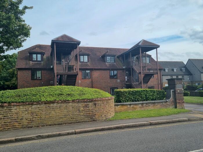 Studio To Rent In Bath Road, Harmondsworth, West Drayton, UB7