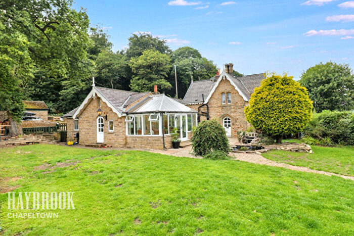 4 Bedroom Detached House For Sale In Hood Hill, Rotherham, S62