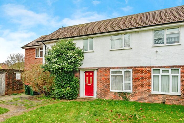 5 Bedroom Semi Detached House For Sale In Town Barn Road, Crawley, RH11