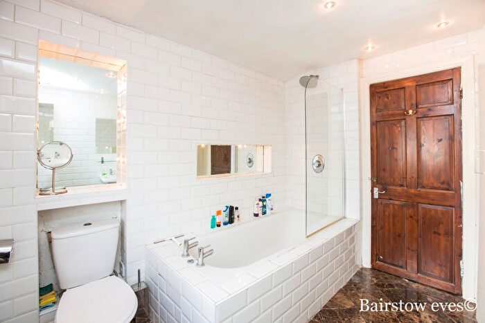 2 Bedroom Property To Rent In Goldsmith Road, London, E17