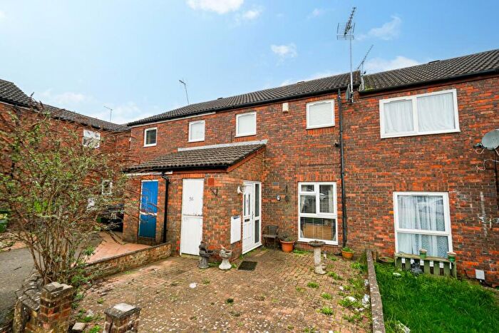 3 Bedroom Terraced House For Sale In Meadow Way, Leighton Buzzard, LU7