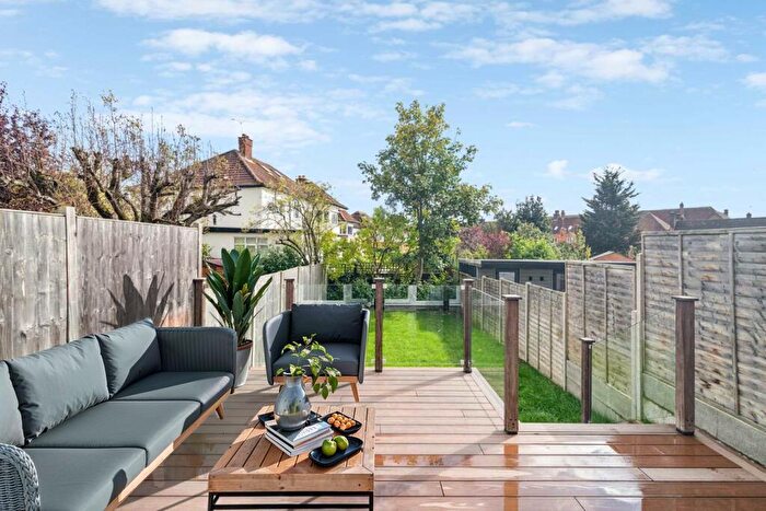 5 Bedroom House To Rent In Rundell Crescent, Hendon, NW4