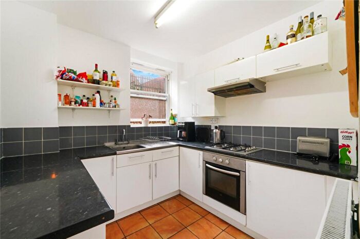 Apartment For Sale In Kennistoun House, Leighton Road, London, NW5