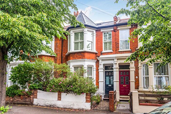 4 Bedroom Terraced House To Rent In Chertsey Road, Leytonstone, E11