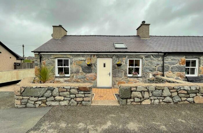3 Bedroom Bungalow For Sale In Bethesda Bach, Caernarfon, Gwynedd, LL54