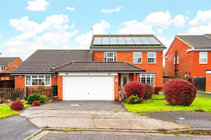 4 Bedroom Detached House For Sale In Cumberland Close, Aylesbury, Buckinghamshire, HP21