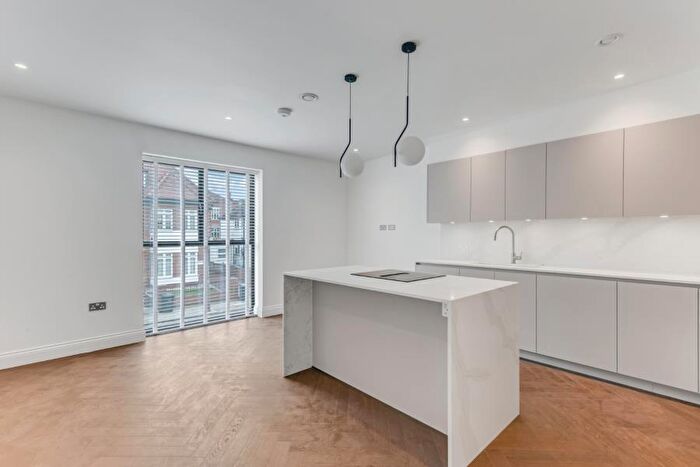 1 Bedroom Apartment To Rent In Beechcroft Avenue, Golders Green, NW11