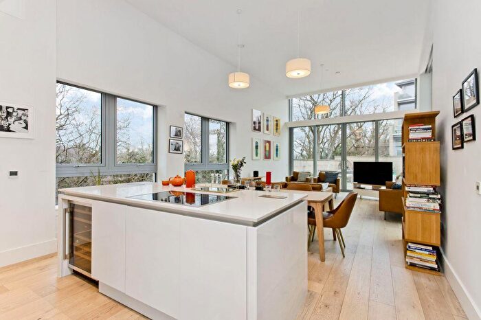 2 Bedroom Flat For Sale In / Donaldson Crescent, Wester Coates, Edinburgh, EH12