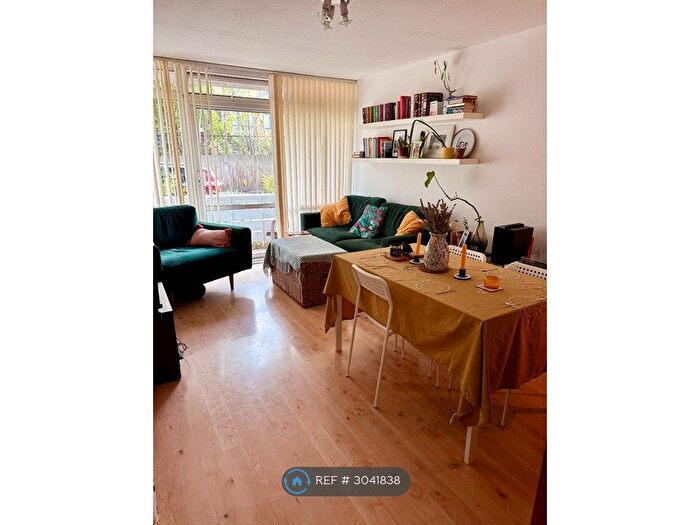 2 Bedroom Flat To Rent In Arbor Court, London, N16