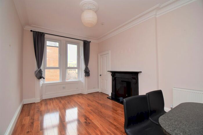 2 Bedroom Flat To Rent In Abbey Street, Edinburgh, EH7