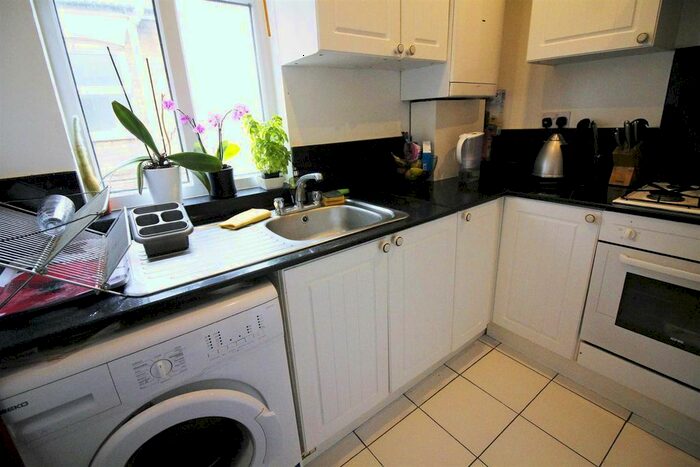 2 Bedroom Flat To Rent In Colworth Road, London, E11