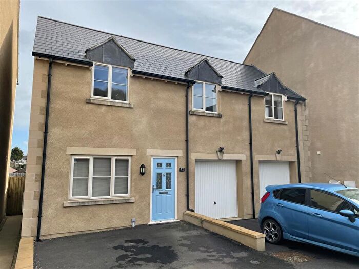 3 Bedroom Coach House To Rent In Manor View, Dursley, GL11