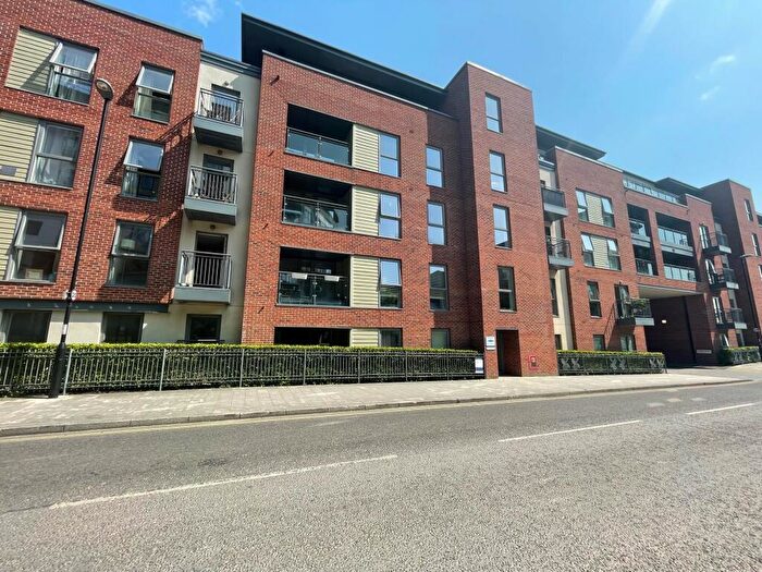 2 Bedroom Apartment To Rent In Ardent House, Woolston, SO19